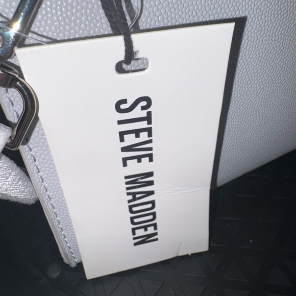 Steve Madden Light Gray Crossbody Bag with Pouch - Picture 6 of 7